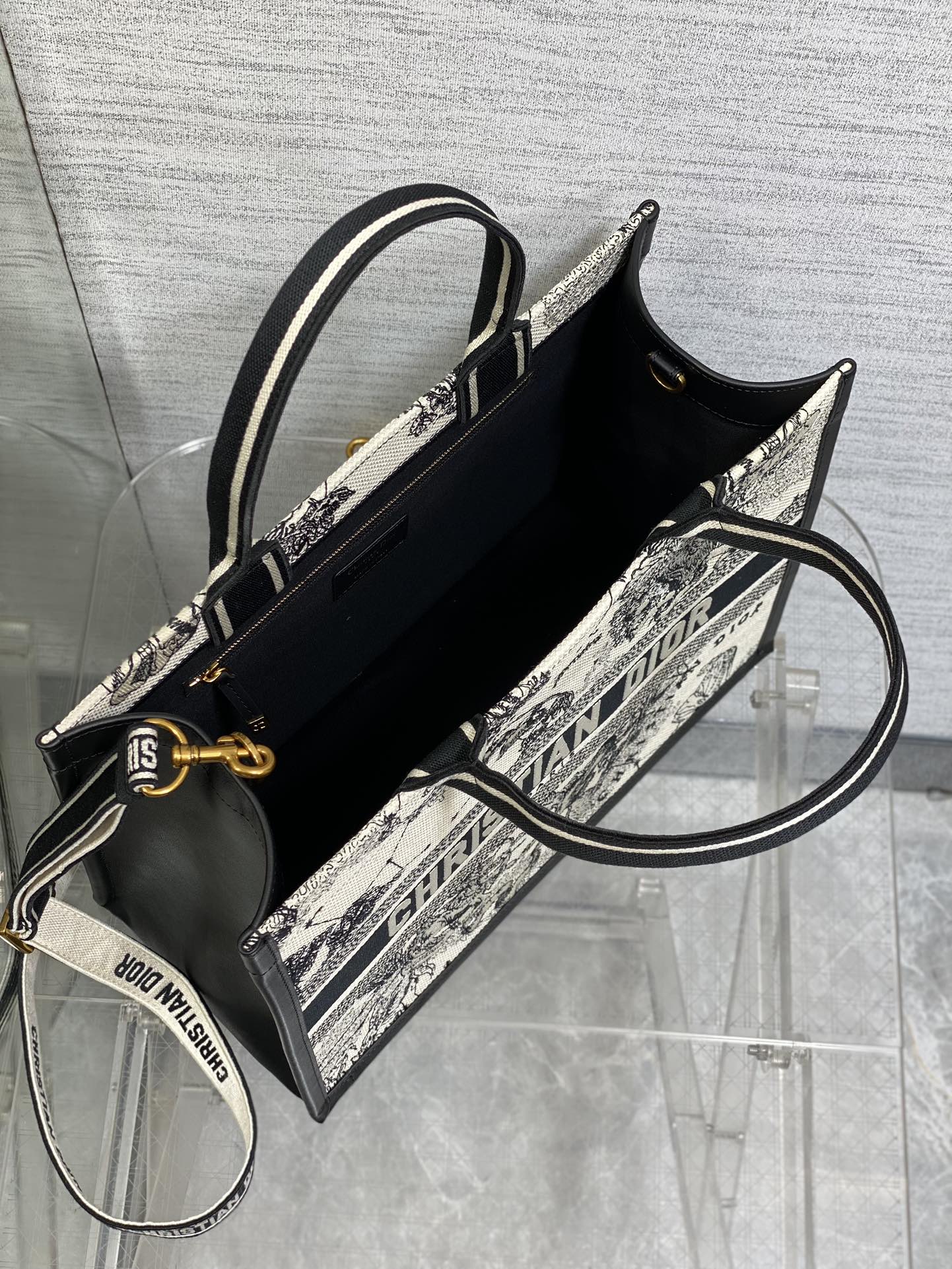 92_Dior Book Tote