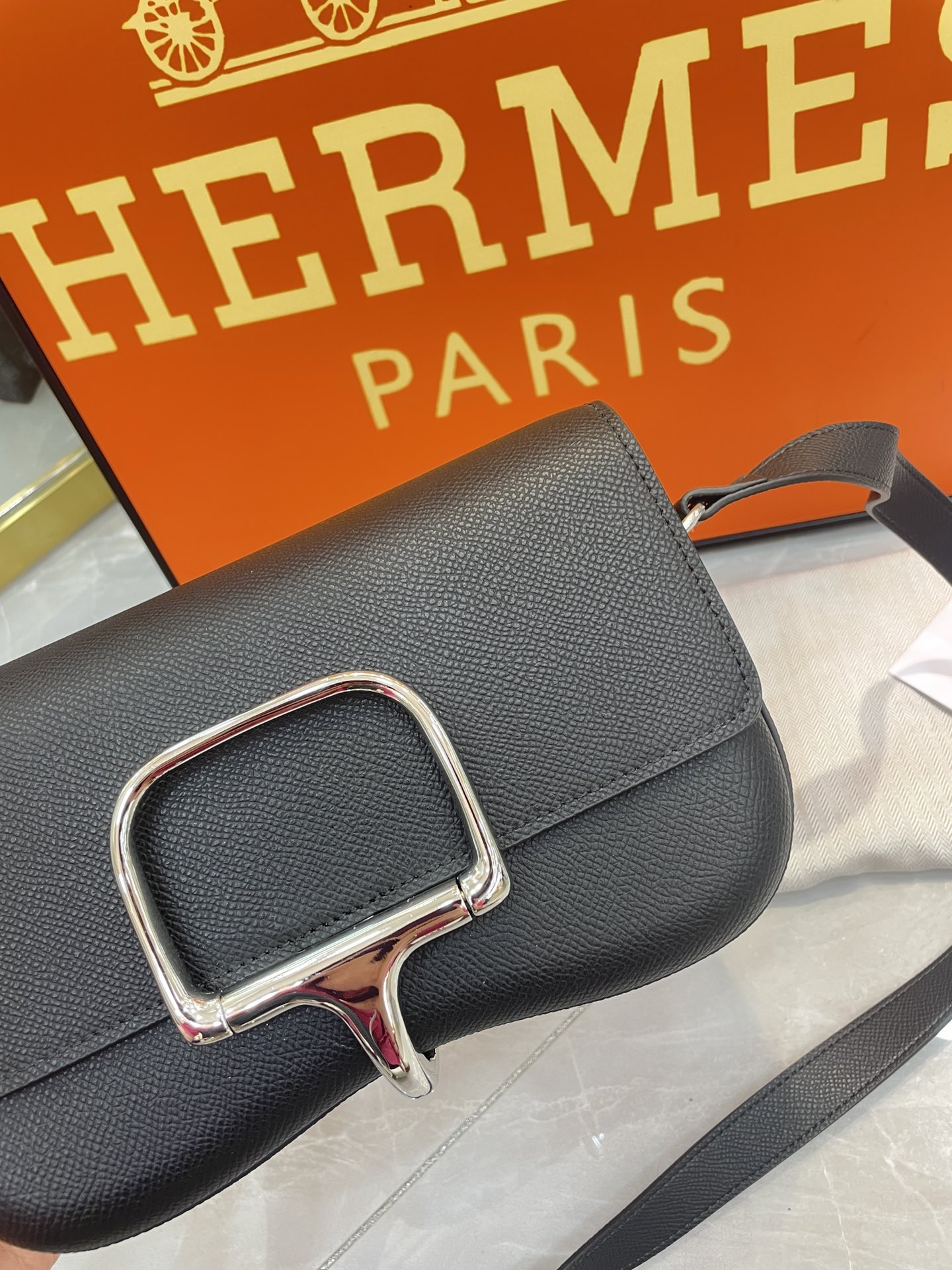 68_Hermes Della_ H084658CP76