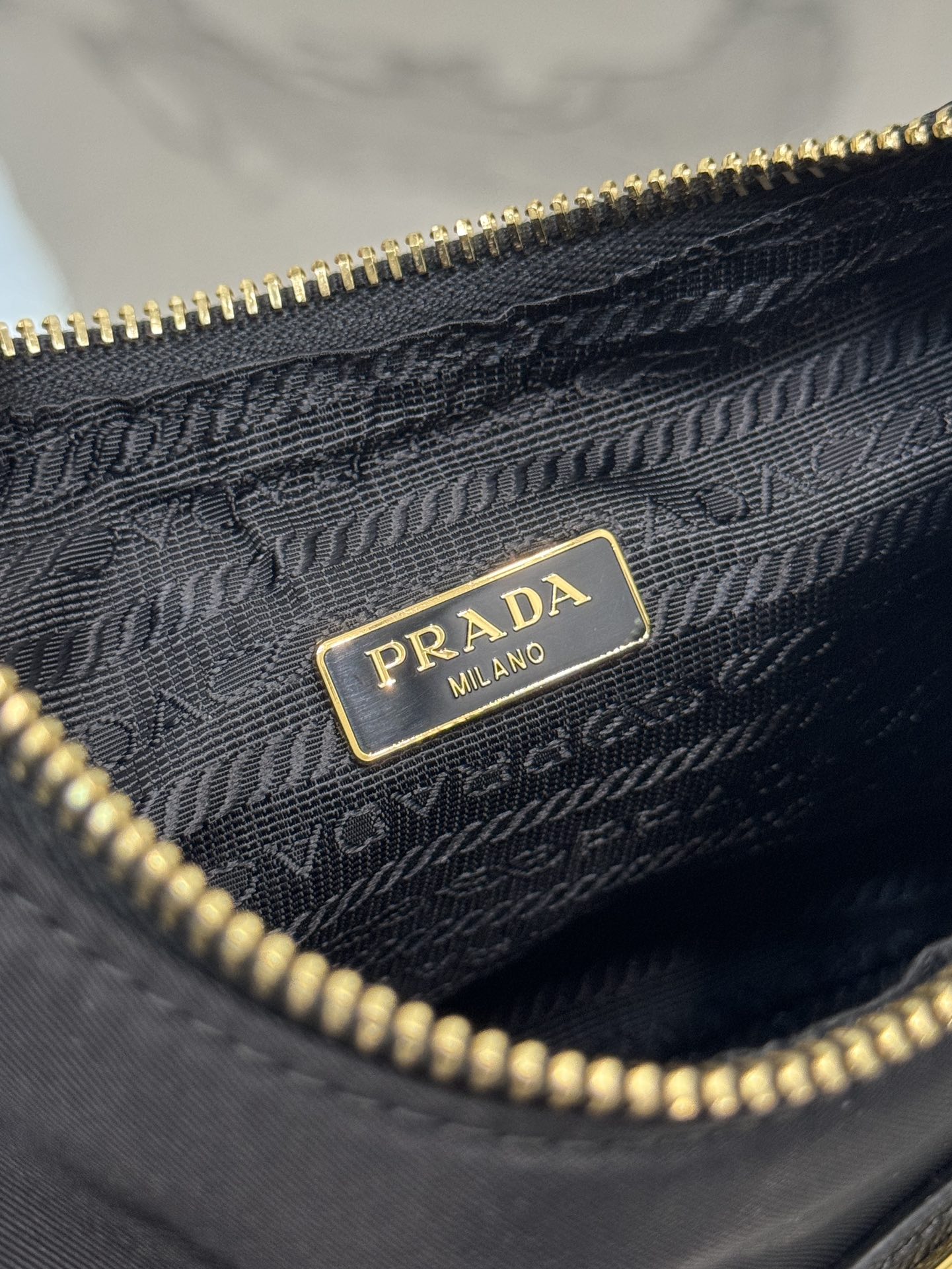 84_Prada Re-Edition 2005 Re-Nylon